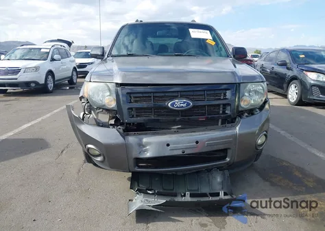 2011 Ford Escape Xlt z USA, uszkodzony, nr VIN 1FMCU9D76BKB65468